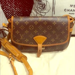 Authentic Louis Vuitton Solonge Crossbody